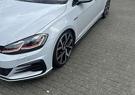 VW Golf GTI Volkswagen (BlueMotion Technology)