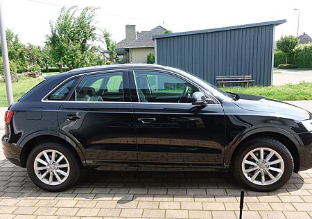 Audi Q3 2.0 TDI S-trc.,qua, Sport, Pano, Leder
