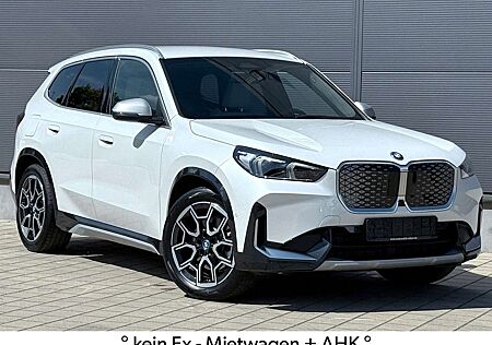 BMW iX1 30 xDrive xLine* HUD * H/K Sound * AHK