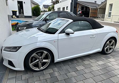 Audi TT Roadster 2.0 TFSI quattro