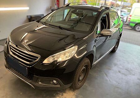 Peugeot 2008 ALLURE+PANORAMA+NAVI+SITZHEIZ.+PDC+FREISPRECH+AHK+
