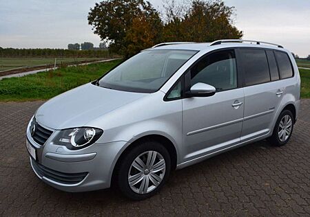 VW Touran Volkswagen 1.4 TSI DSG Freestyle 7-sitzer