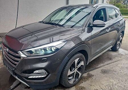 Hyundai Tucson 1.7 CRDi Premium blue 2WD