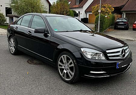 Mercedes-Benz C 300 7G- Avantgarde Panorama Xenon Navi