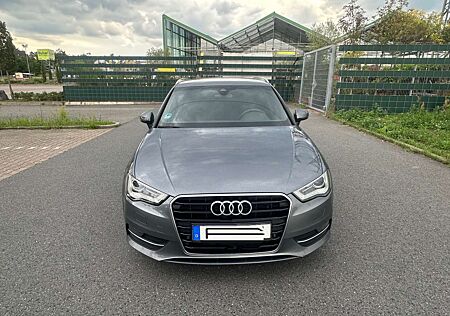 Audi A3 2.0 TDI Sportback S tronic line Sportpaket