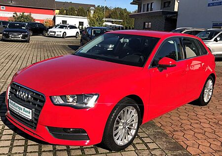 Audi A3 1.8 TFSI DSG Sportback Ambiente / Teilleder