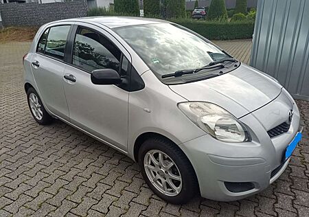 Toyota Yaris 1.33 VVT-i Cool+