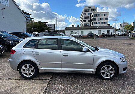 Audi A3 Sportback 1.6 TDI Attraction ~SHZ~PDC~Tempom.