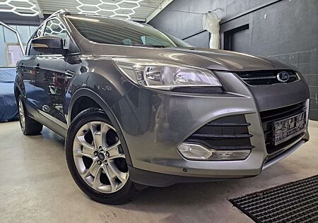 Ford Kuga Titanium 2.0TDCI 4X4*AHK*SERVICE NEU*