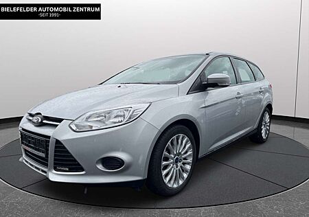 Ford Focus SHZ+Klima+PDC+1.Hand+Scheckheftgepflegt