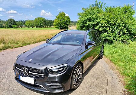 Mercedes-Benz E 220 + d+ AMG+ Night Paket+ 360⁰+ AHK+