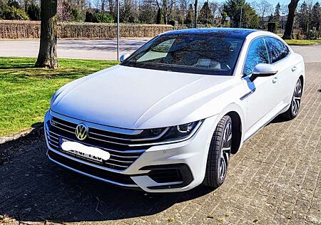 VW Arteon Volkswagen 2.0 TSI 4Motion DSG R-Line