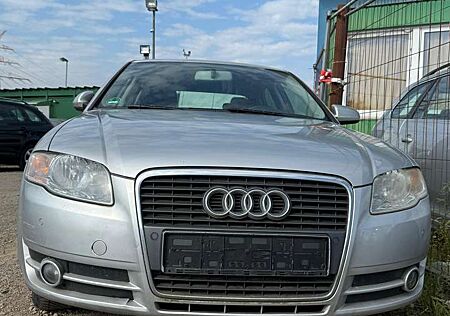 Audi A4 2.0 multitronic Navigation