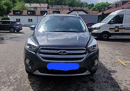 Ford Kuga 1.5 EcoBoost 2x4 Titanium