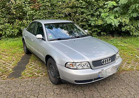 Audi A4 1.6