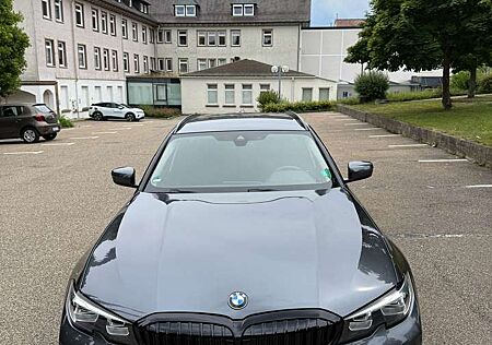 BMW 320 d Touring xDrive Advantage LED LIVE-COCKPIT