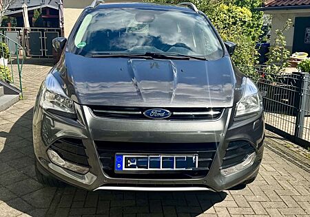 Ford Kuga 1.5 EcoBoost 2x4 Titanium
