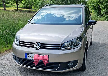 VW Touran Volkswagen 1.4 TSI DSG MATCH,AHK,PANORAMA