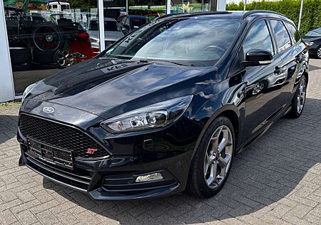 Ford Focus Turnier ST/Top gepflegt!!!