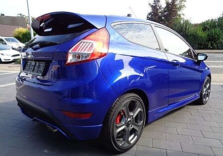 Ford Fiesta 1.6 EcoBoost mit Leder-Sport-Paket ST