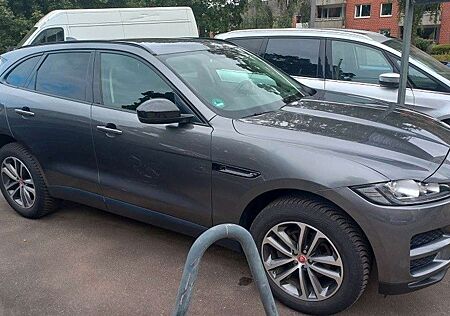 Jaguar F-Pace 25D AWD Klima SHZ Navi Leder Xenon LMF19"