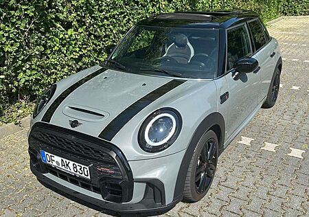 Mini Cooper S Aut. Essential Trim