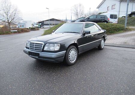 Mercedes-Benz E 220 Coupé