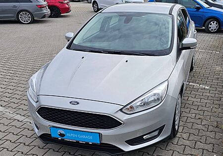 Ford Focus Lim.*1.5 TDCi*Navi*Klima*PDC*Tempo*SHZ*MFL*8-fach*