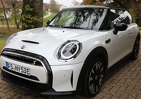 Mini Cooper SE +Cooper+SE HeadUp Pano HarmanK LED Nanuq white