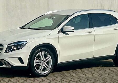 Mercedes-Benz GLA 220 d 4Matic Automatic GPS Klima SHZ ALU