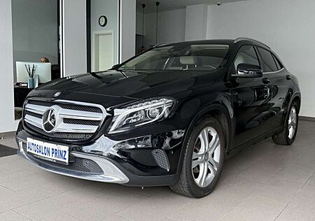 Mercedes-Benz GLA 200 AUTOM KLI LEDER Navi PANO LM PDC