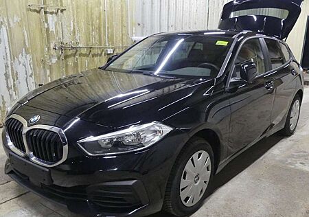 BMW 116 d Aut+1.HAND+NAVI+KLIMA+PDC+SHZ+LIVE COCKPIT+TEMPO