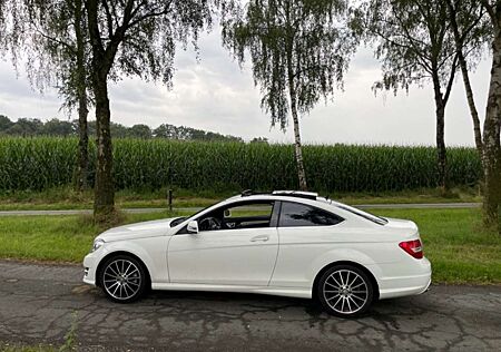 Mercedes-Benz C 220 C220 CDI Coupe BlueEfficiency, AMG, Panorama Dach