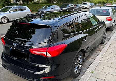 Ford Focus Turnier 1.0 EcoBoost Start-Stopp-System ST-LINE