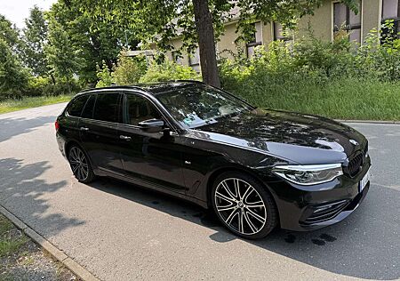 BMW 530 d xD Touring | Massage+ACC+HK+LED+AHK+HeadUp