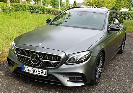 Mercedes-Benz E 43 AMG Vollausstattung Pano Multibeam StHz Matt 8-Rad