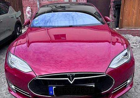 Tesla Model S Dual Motor AllradantriebPerformance