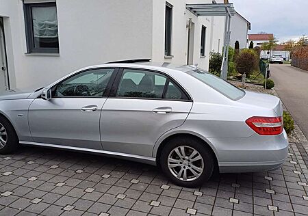 Mercedes-Benz E 220 CDI DPF BlueEFFICIENCY Automatik