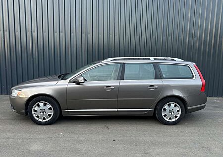 Volvo V70 Kombi Summum,Leder,AHK,Tüv neu