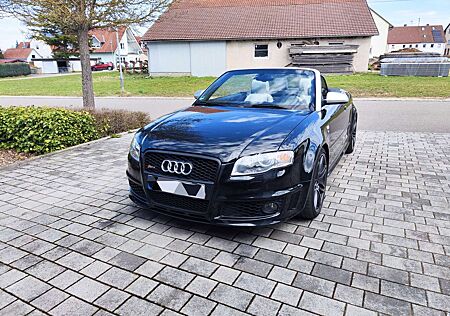 Audi RS4 Cabriolet V8 Hochdrehzahl Handschaltung