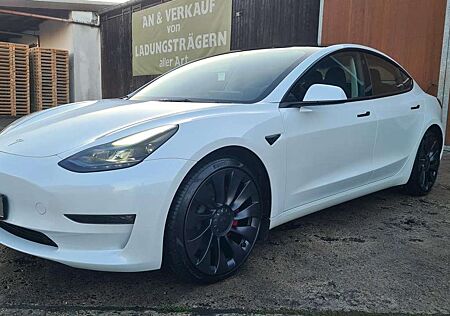Tesla Model 3 PERFORMANCE 2023 Weiß/Schw 0,25%