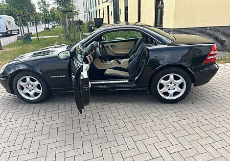 Mercedes-Benz SLK 200 Kompressor TÜV 01/2027