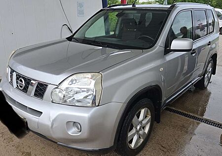 Nissan X-Trail 2.0 dci 4x4 DPF LE
