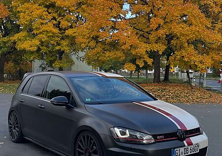 VW Golf GTI Volkswagen Performance BlueMotion Technology DSG