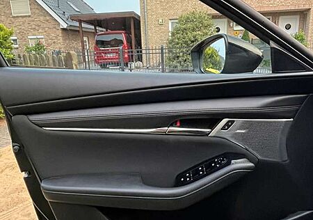 Mazda 3 SKYACTIV-G 2.0 M-Hybrid SELECTION