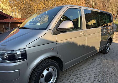 VW T5 Caravelle Volkswagen Caravelle Lang DSG Trendline