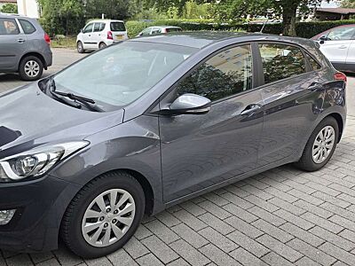 Hyundai i30 blue 1.4