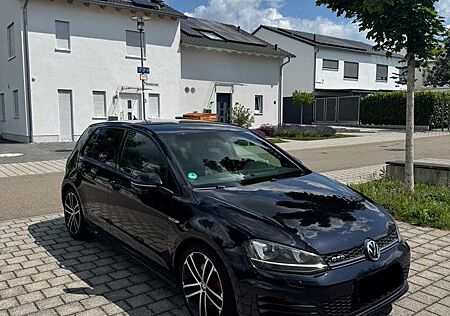 VW Golf Volkswagen GTD BlueMotion Technology DSG