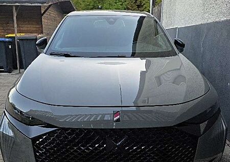 DS Automobiles DS 7 Performance Line