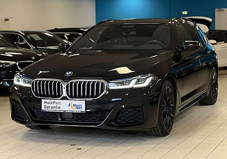 BMW 540 dxD/HUD/Laser/BelüfStz/360°/AHK/StanH/M-Sport